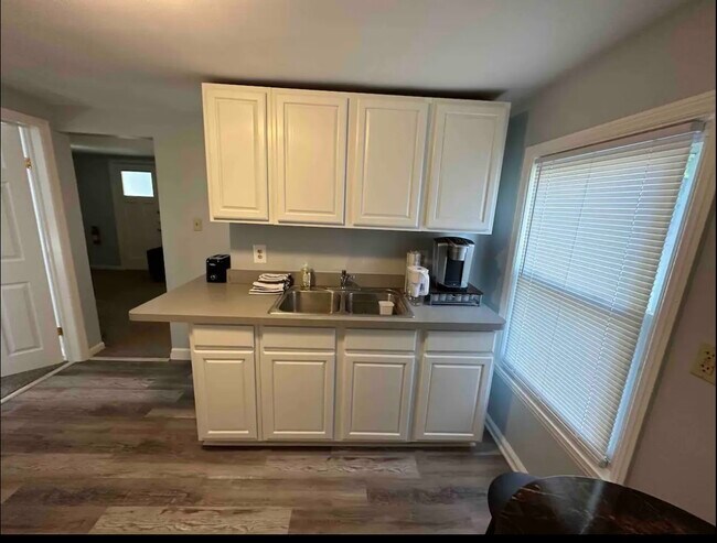 2340 Electric St in Wyandotte, MI - Building Photo - Building Photo