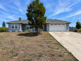6166 Oliver Rd in Paradise, CA - Building Photo