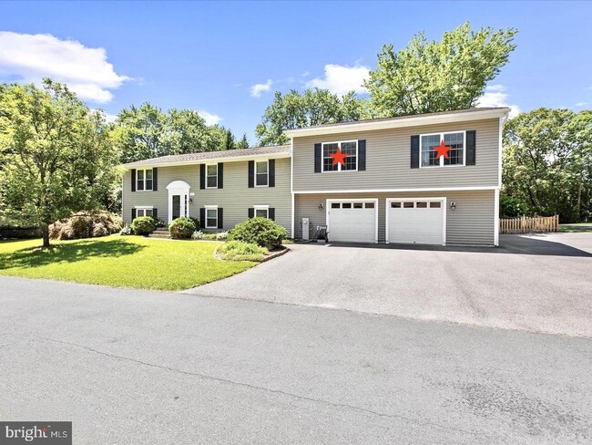 property at 1217 Somerset Rd