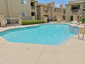 1880 E Morten Ave in Phoenix, AZ - Building Photo