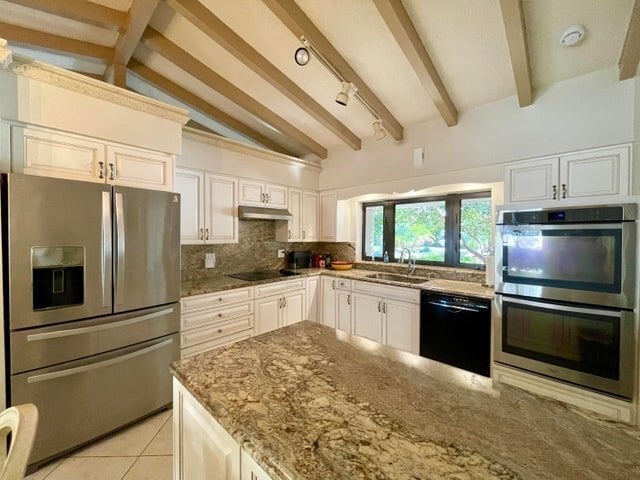 property at 2725 NE 27th Ct