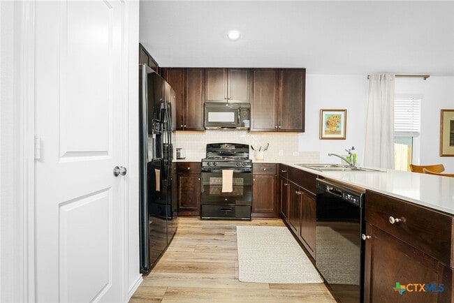 property at 175 Amber Gln