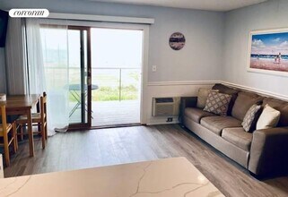 16 Navy Rd in Montauk, NY - Building Photo - Building Photo
