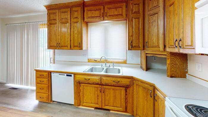 331 W Indiana Ave in Bismarck, ND - Building Photo