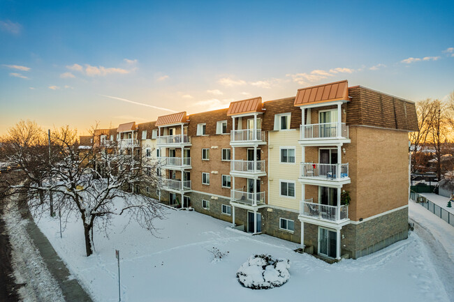 Place Primeau in Châteauguay, QC - Building Photo - Building Photo