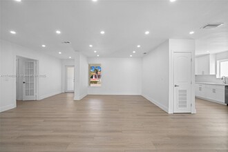 14170 SW 30th St in Miami, FL - Building Photo - Building Photo
