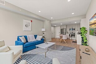 916 N Delaware Ave in Philadelphia, PA - Building Photo