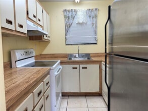 1101 SW 122nd Ave in Miami, FL - Building Photo - Building Photo