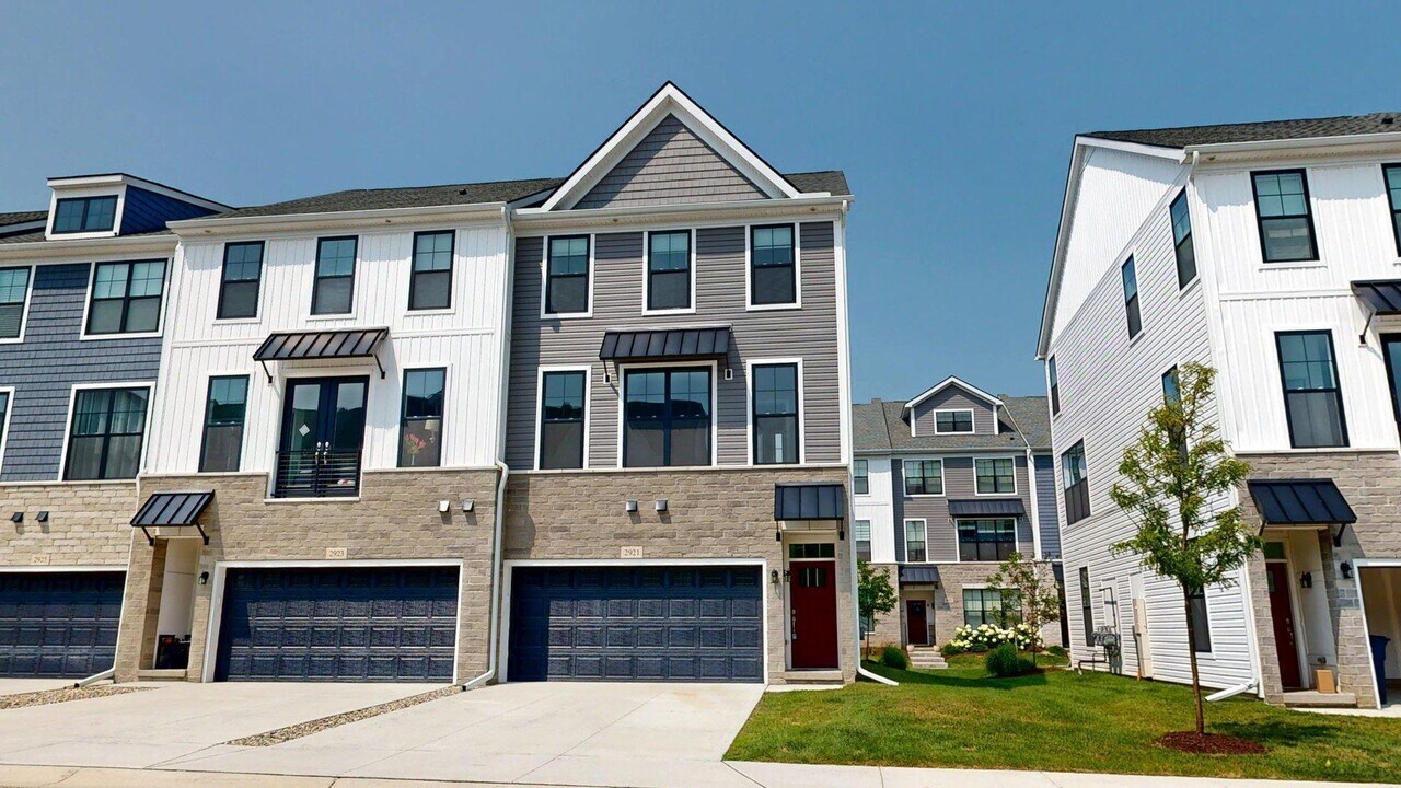 2921 Corston Rd in Ann Arbor, MI - Building Photo
