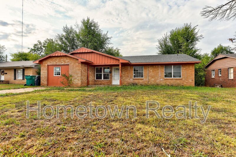 908 NE Katherine Pl in Oklahoma City, OK - Foto de edificio