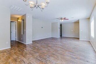 2053 W Hayden Peak Dr in Queen Creek, AZ - Building Photo - Building Photo