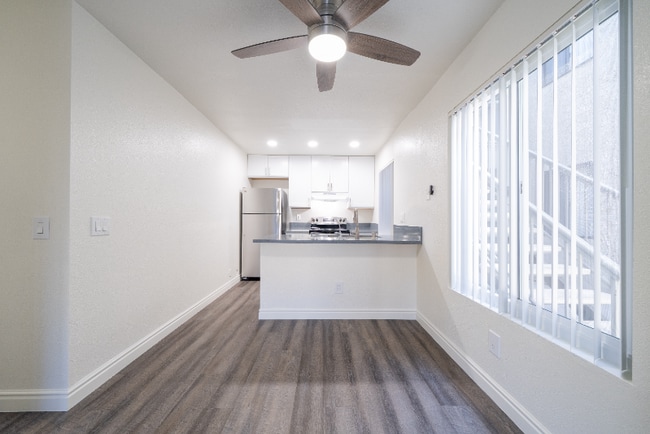 343 Autumn Dr in San Marcos, CA - Building Photo - Building Photo