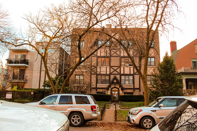 Lunt Street Apartments in Chicago, IL - Building Photo - Building Photo