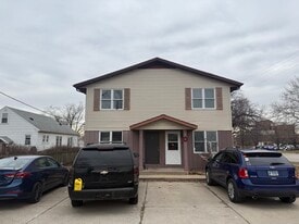 801 W St Anthony Ave in Effingham, IL - Building Photo