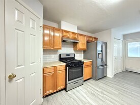 6534 Carly Park Way in Houston, TX - Building Photo