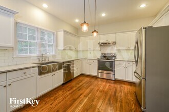 1138 Saddlebrook Rd in Irondale, AL - Foto de edificio - Building Photo