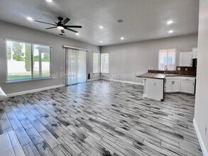 2143 S Shirley Ave in Fresno, CA - Building Photo - Building Photo