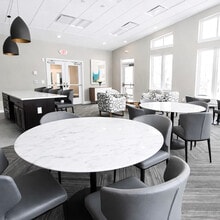 Waldorf Park Apartments in Pittsburgh, PA - Foto de edificio - Building Photo