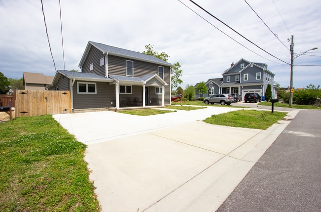 501 Delaware Ave in Virginia Beach, VA - Foto de edificio - Building Photo