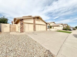 2718 E Bighorn Ave in Phoenix, AZ - Building Photo - Building Photo