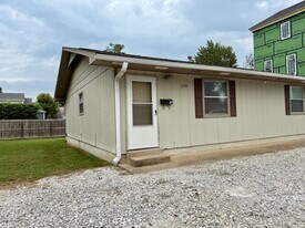 339 SE 4th St in Bentonville, AR - Building Photo