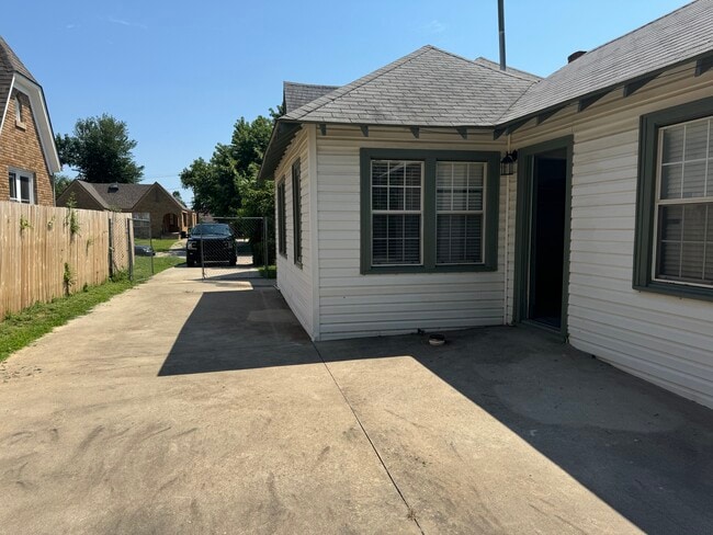 2525 NW 11th St in Oklahoma City, OK - Building Photo - Building Photo