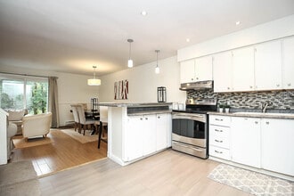 110 Escarpment Crescent in Collingwood, ON - Building Photo - Building Photo