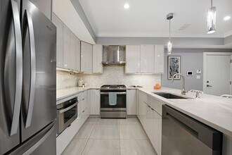 118 Irving St in Jersey City, NJ - Building Photo - Building Photo