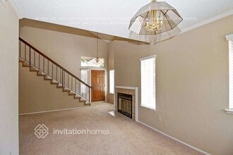 6036 Sun Dial Way in Sacramento, CA - Building Photo - Building Photo