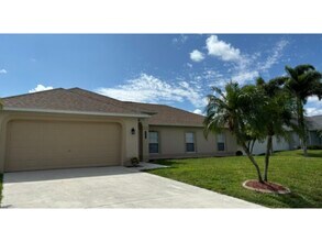 2702 NW 3rd Pl in Cape Coral, FL - Building Photo - Building Photo