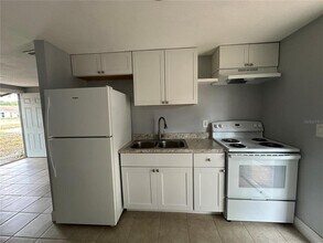 450 88th Ave N in St. Petersburg, FL - Building Photo - Building Photo
