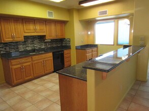 150 N Eastern Slope Loop in Tucson, AZ - Building Photo - Building Photo