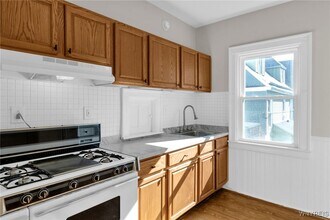 146 Lancaster Ave in Buffalo, NY - Foto de edificio - Building Photo