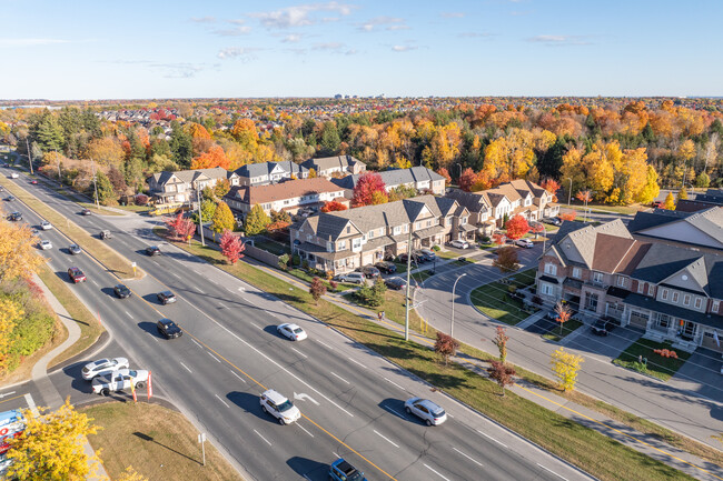 176 Cathedral Dr in Whitby, ON - Building Photo - Building Photo