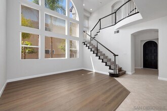 7572 Mona Ln in San Diego, CA - Building Photo - Building Photo