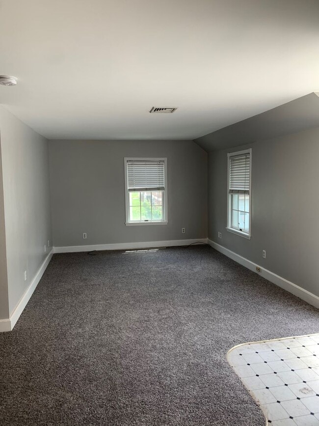 9 Washington Ave in Millbrook, NY - Building Photo - Building Photo