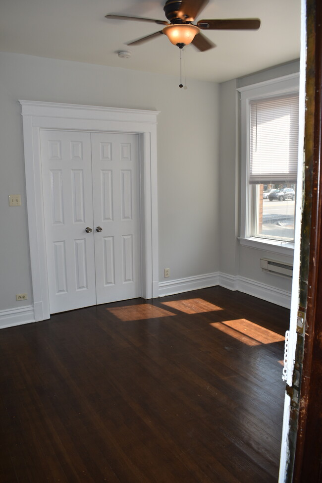 1606 W Nelson St, Unit 2 in Chicago, IL - Building Photo - Building Photo