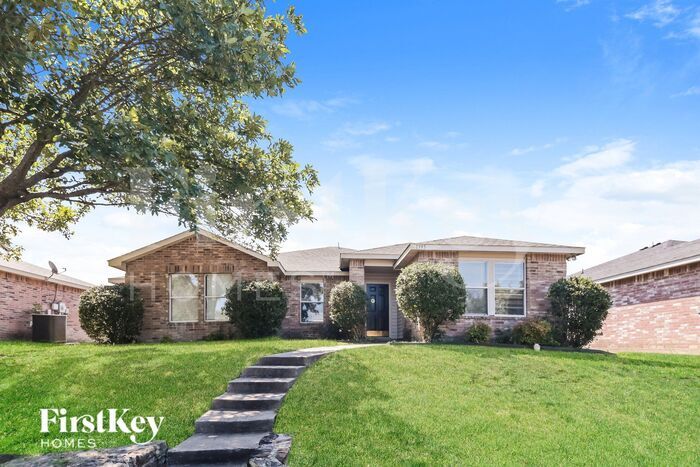1395 Stewart Dr in Rockwall, TX - Building Photo