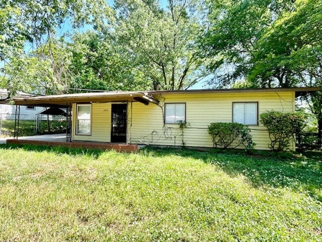 2433 Shepherd Dr NW in Huntsville, AL - Building Photo - Building Photo