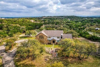 19911 Rancho Cielo Ct in Lago Vista, TX - Building Photo - Building Photo