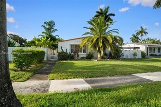 1611 Mayo St in Hollywood, FL - Building Photo - Building Photo