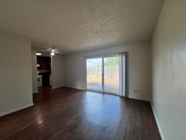 1160-1162 Lisa Ct in Napa, CA - Building Photo - Building Photo