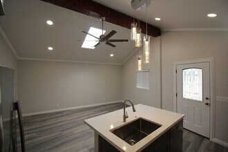 715 Rena Dr in Oceanside, CA - Building Photo - Building Photo