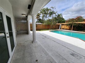 4233 Jackson St in Hollywood, FL - Building Photo