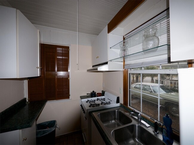 property at 3914 Herschel St