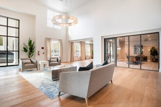 Century Heights - 55+ Senior Living in Beaumont, TX - Foto de edificio - Lobby