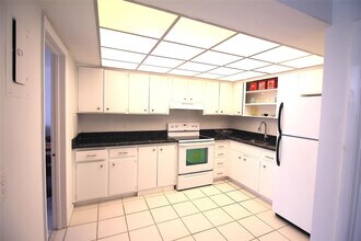 3345 NE 32nd St in Fort Lauderdale, FL - Building Photo - Building Photo