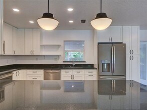 305 Sunset Dr in Sanford, FL - Building Photo - Building Photo
