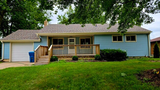 906 W Walnut St in Kankakee, IL - Building Photo - Building Photo