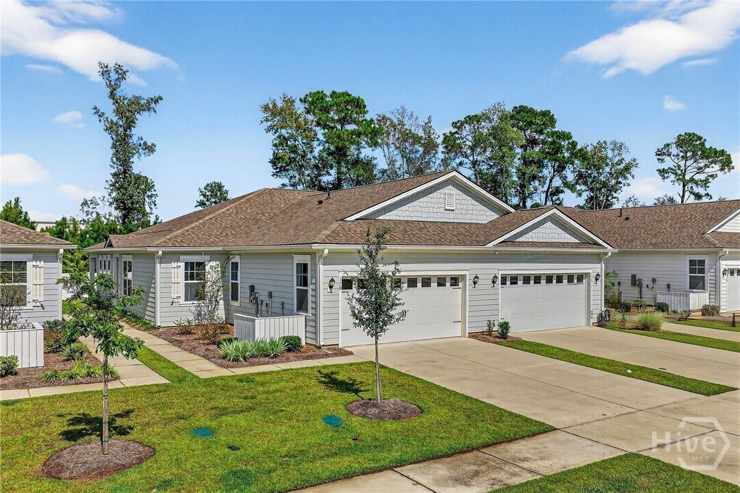170 Holloway Hl in Pooler, GA - Foto de edificio